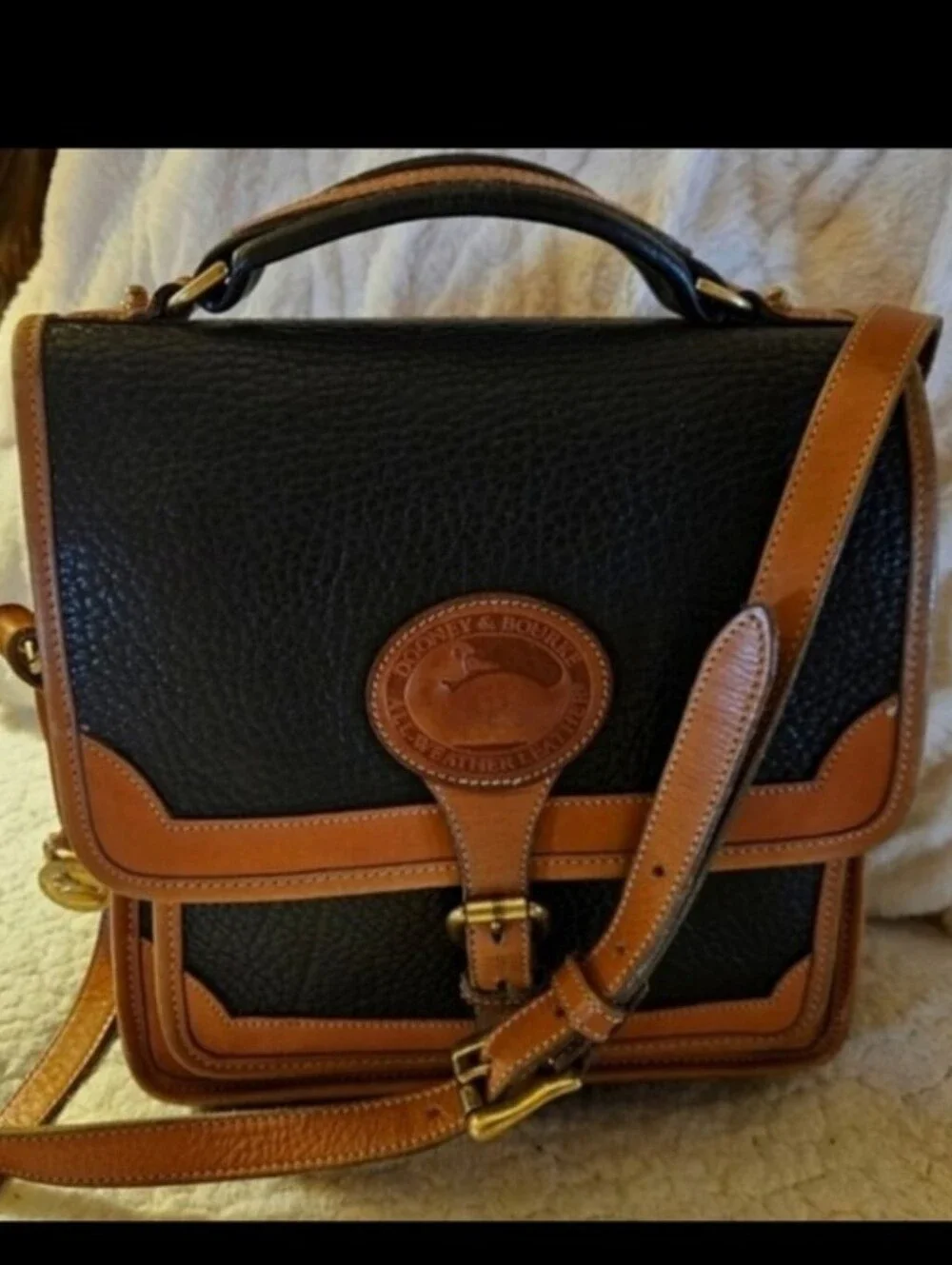 Dooney And Bourke Surrey AWL British Carrier Black Tan Leather Handbag Crossbody